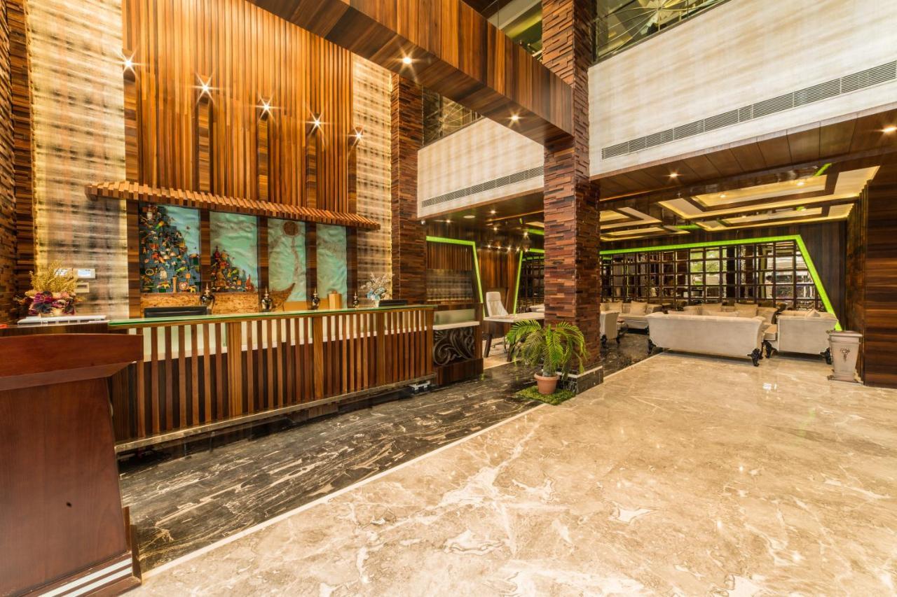 Costa Riviera Hotel Váránasí Exteriér fotografie