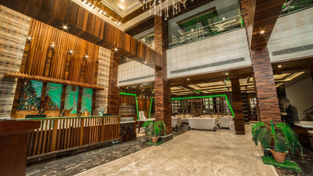 Costa Riviera Hotel Váránasí Exteriér fotografie